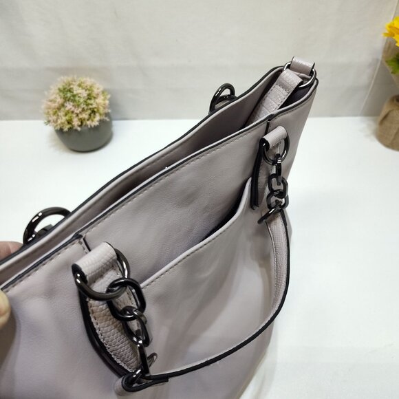Simply Vera Vera Wang Vegan Leather Shoulder Bag Adjustable Strap & Inner Lining - Picture 4 of 14